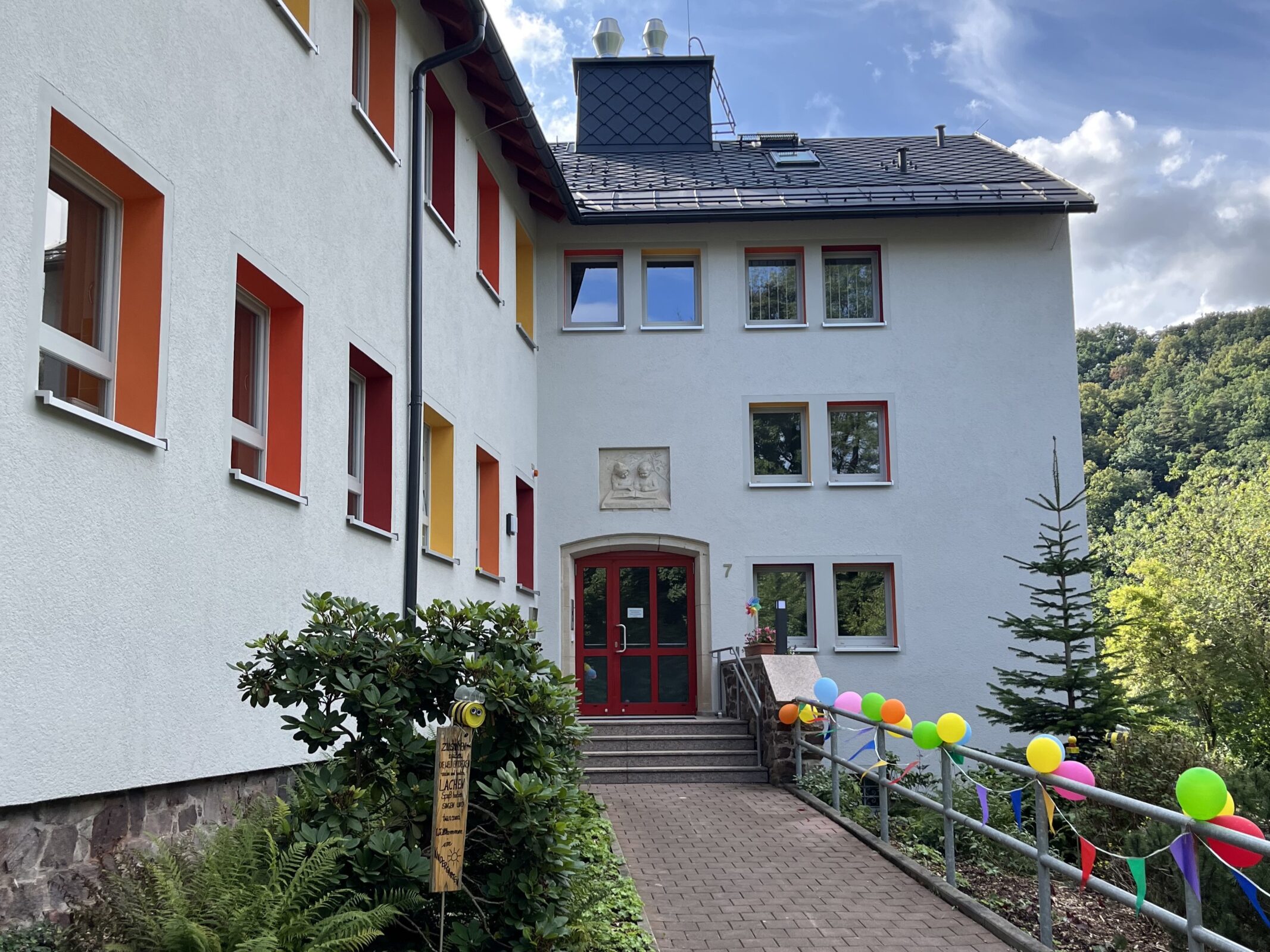 Blick auf Haupteingang